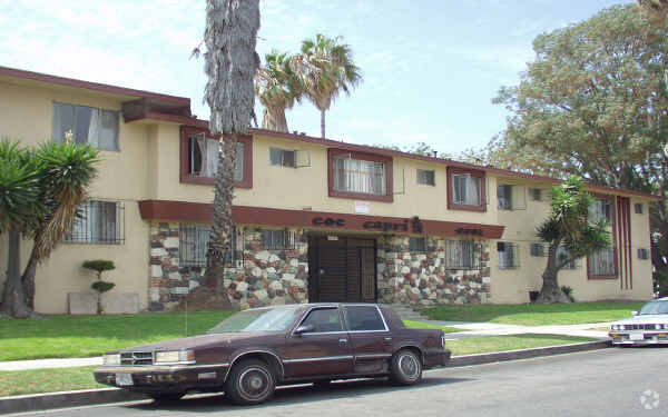 Building Photo - Coco Capri Apartments