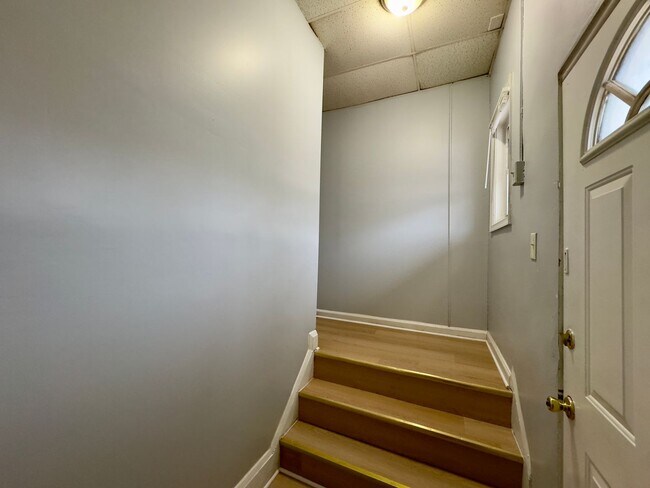 Building Photo - 1Bedroom Apartment in Brewer's Hill