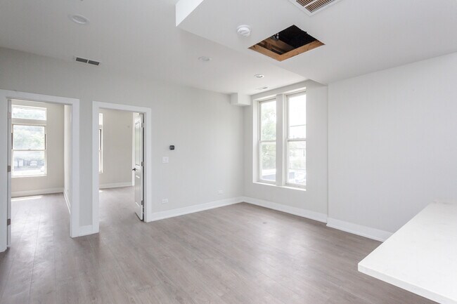 Foto del edificio - 818 W 18th St