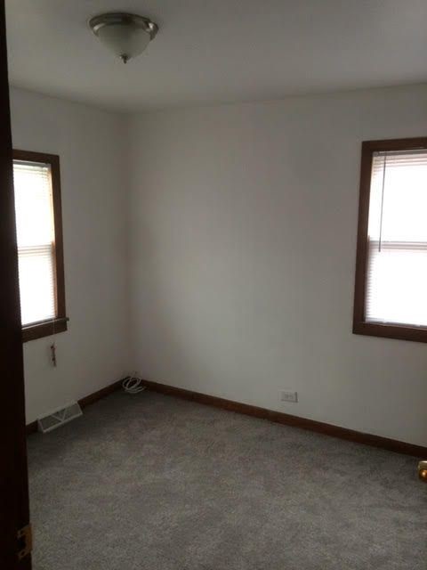 Building Photo - 552 Freeland Ave