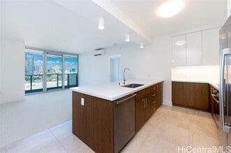Building Photo - 629 Ke’eaumoku St