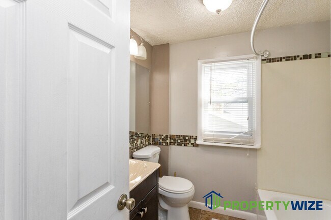 Building Photo - 2507 Ridgely St