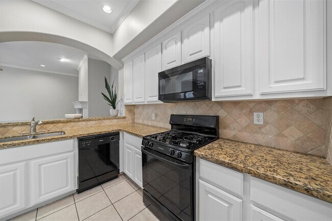 Building Photo - 13611 Brookbluff Ln