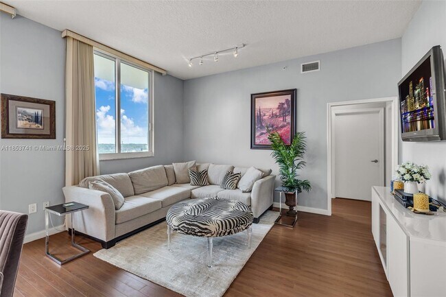 Foto del edificio - 2775 NE 187th St