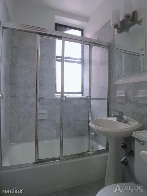 Foto del edificio - 4 E 83rd St