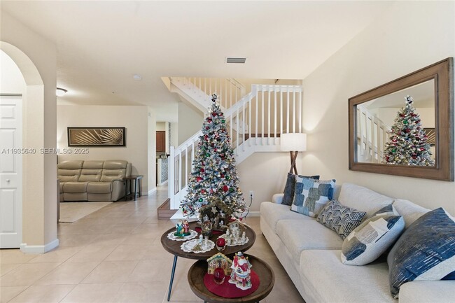 Foto del edificio - 165 Emerald Creek Terrace