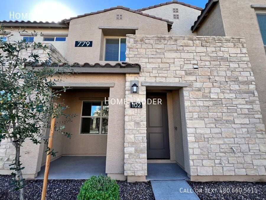 Foto principal - 779 E Doral Ave
