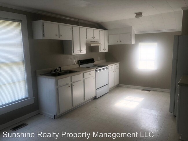 Building Photo - 1 br, 1 bath House - 302 CHESTNUT STREET