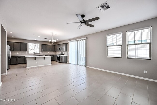 Foto del edificio - 3817 N 100th Dr