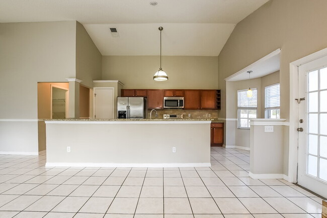 Building Photo - 593 Brightview Dr