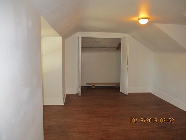 Building Photo - 5714 Woodmont St
