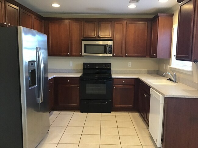 Foto del edificio - 195 Oakesdale Dr