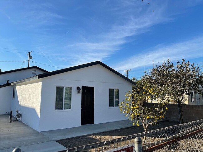 Building Photo - 21731 Elaine Ave