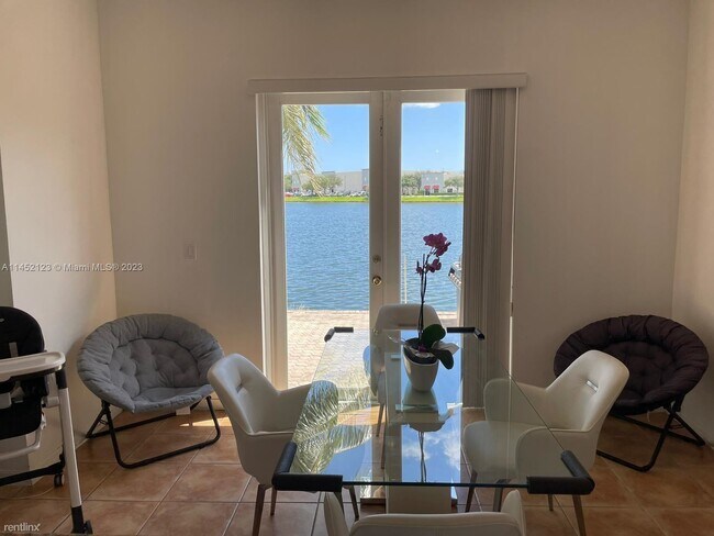 Foto del edificio - 3 br, 2.5 bath Townhome - 14391 NW 83rd Ave