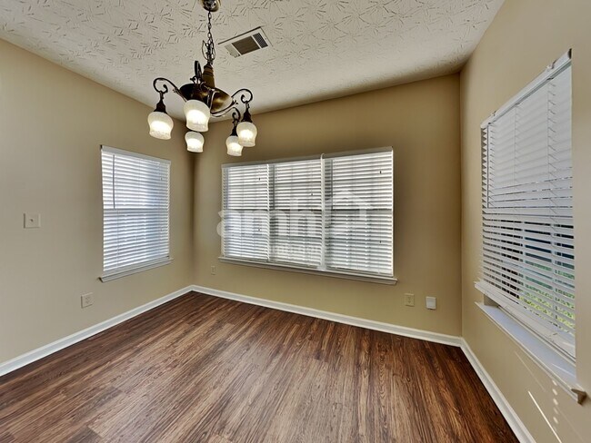 Foto del edificio - 223 Vernon Walk