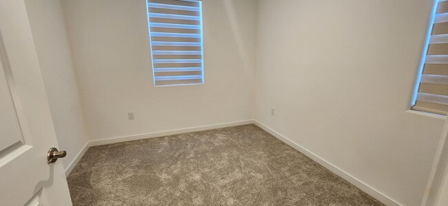 Building Photo - Brand New 4 Bedroom 3 Bathroom Home in Elk...