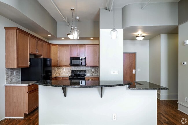 Building Photo - Warner Lofts