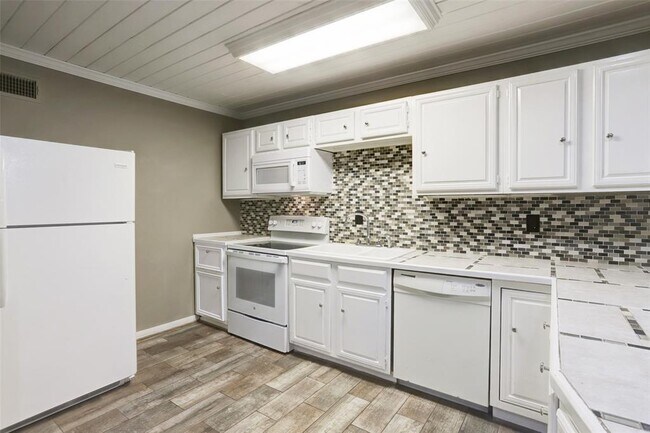 Foto del edificio - 11540 Chimney Rock Rd