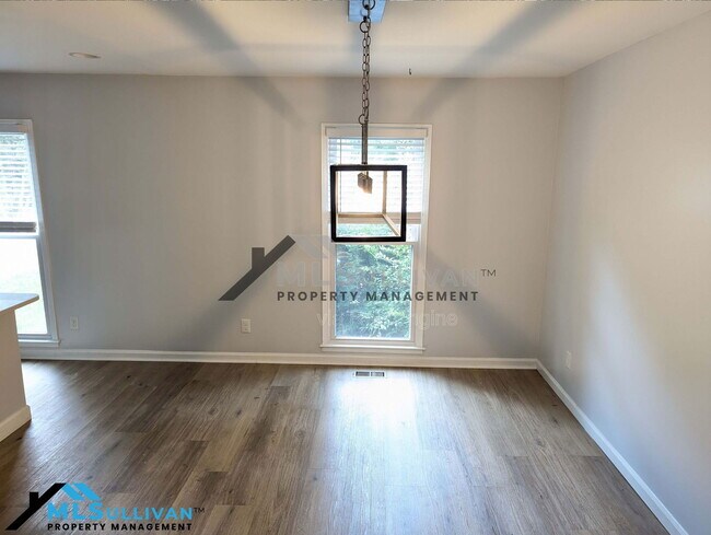 Foto del edificio - 5211 Deer Haven Dr