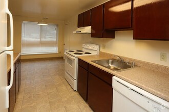 Building Photo - Knights Bridge II