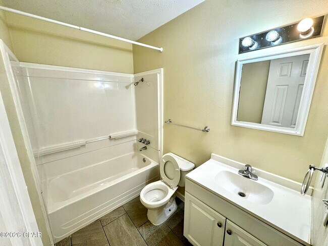 Foto del edificio - 4006 E 11th St