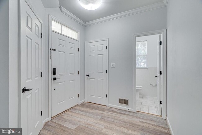 Building Photo - 46185 Walpole Terrace