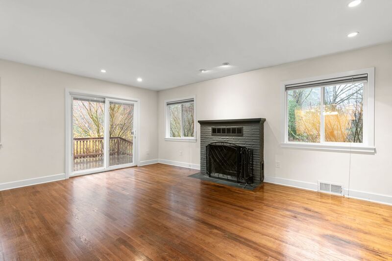 Primary Photo - 9702 SW Brookside Dr