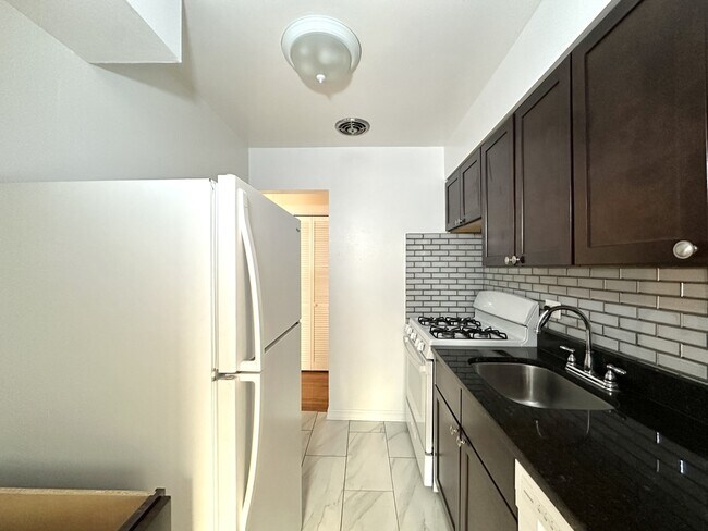 Foto del edificio - 6830 N Sheridan Rd