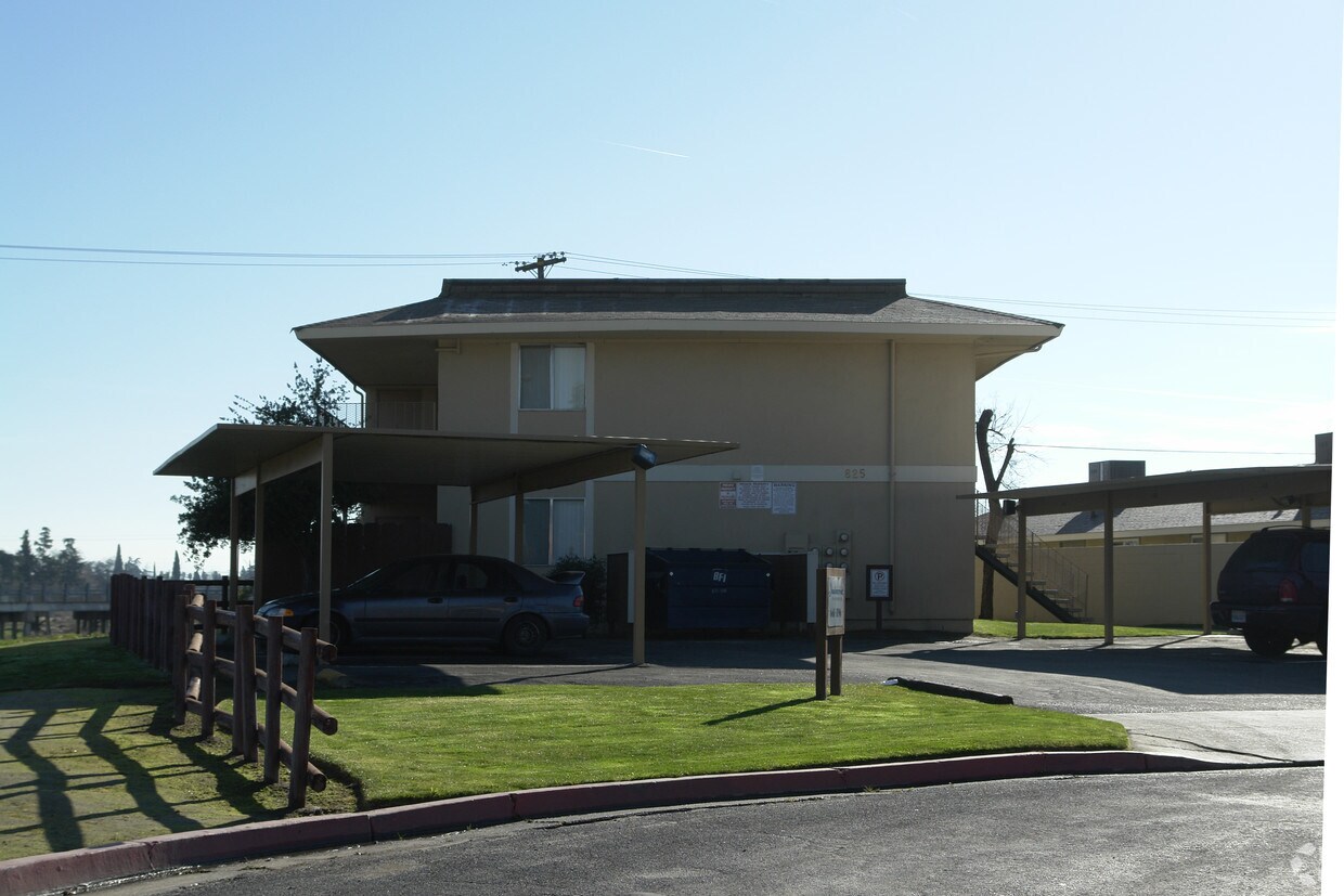 Foto principal - 825 Terrace Pl