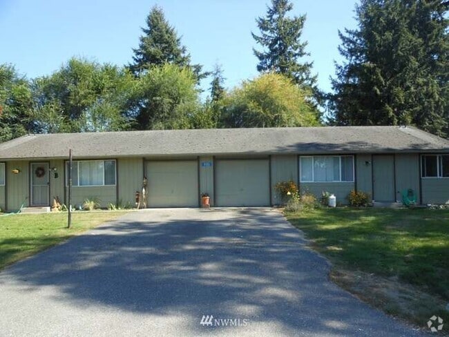 Building Photo - 9101 Rainbow Lane
