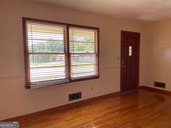Building Photo - 5430 Huron Dr