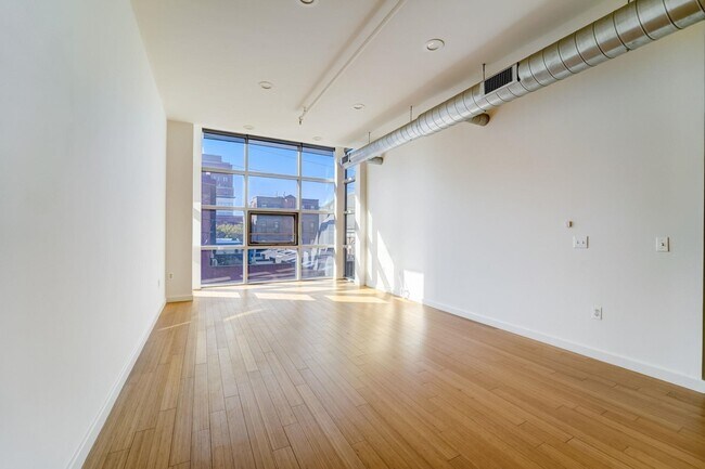 Building Photo - 234 10th St