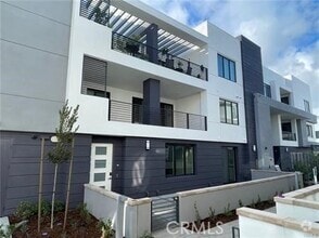 Building Photo - 16377 Dawn Wy