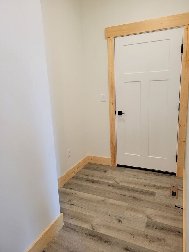 Foto del edificio - 3 Bed 2.5 Bath in Three Forks