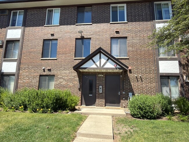 Building Photo - 1008 Centurion Ln