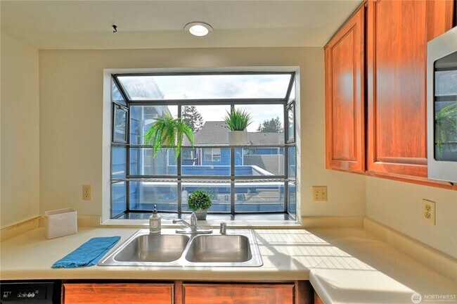 Foto del edificio - Spacious 2 Bed, 2 Bath Condo in Everett