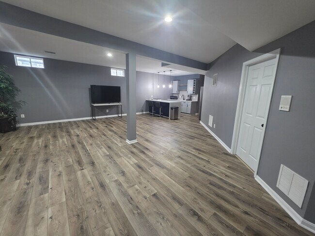 Foto del edificio - 6021 Smooth Stone Pl