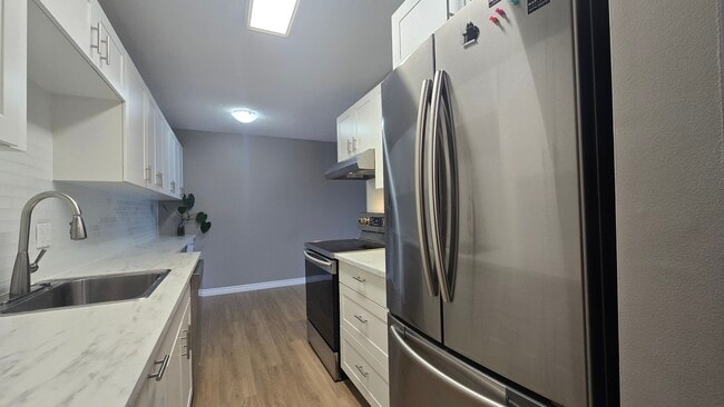 Building Photo - 301-1448 Fir St