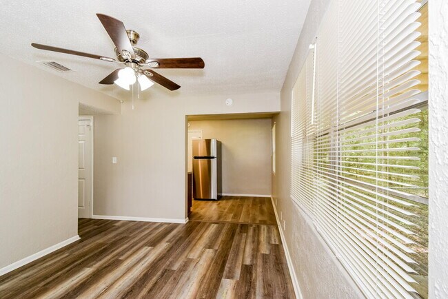 Building Photo - 4909 Mississippi Ct
