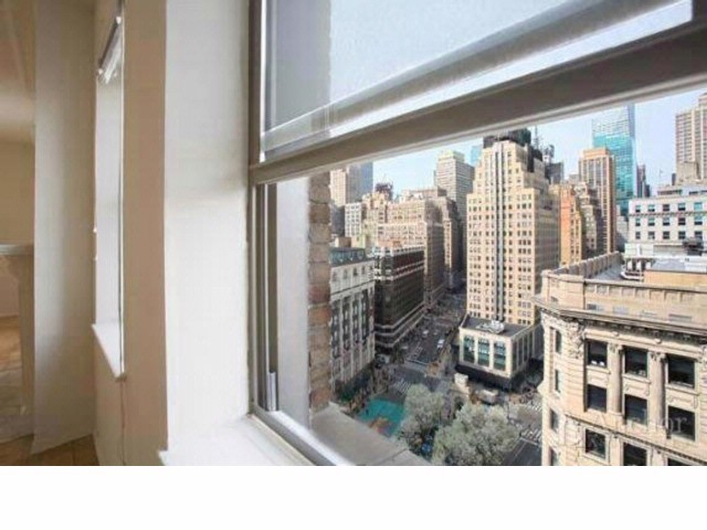 Primary Photo - 50 W 34th St