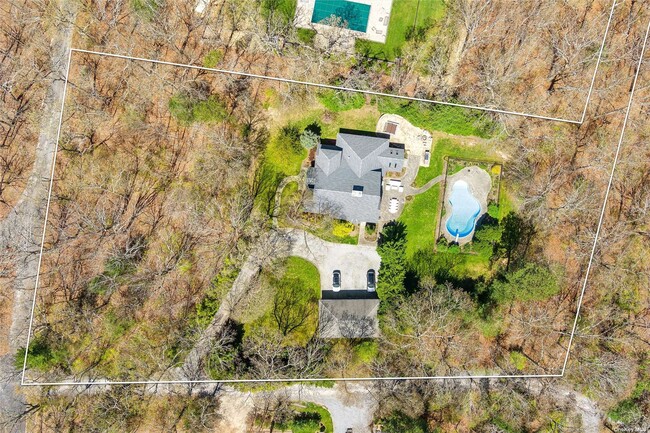 Building Photo - 2600 Paradise Point Rd