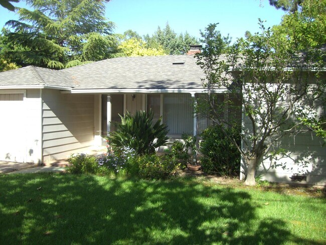 Building Photo - 1013 Campbell Ave