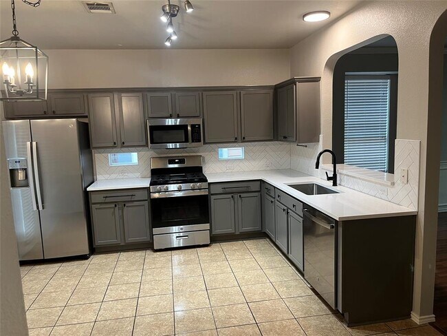 Building Photo - 2109 Rockland Dr