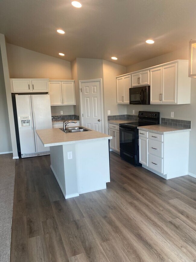Foto del edificio - 5214 Clearfield Ct