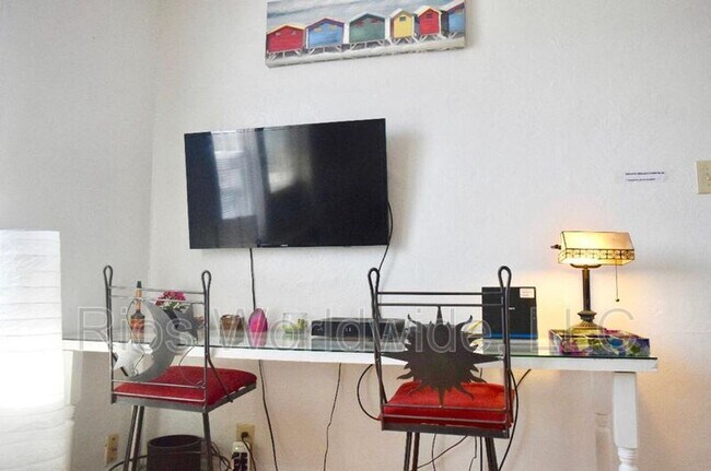 Foto del edificio - 6647 Berthold Ave