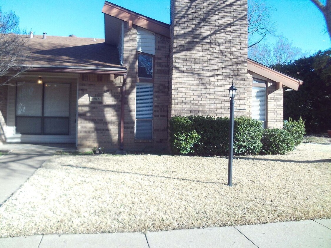 2315 Garden Park Ct, Arlington, TX 76016 - 2315 Garden Park Ct, Arlington, TX  76016