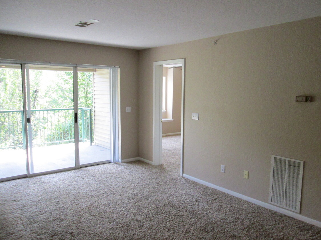 Foto principal - Beautiful 2 bedroom 2 bath open floor plan