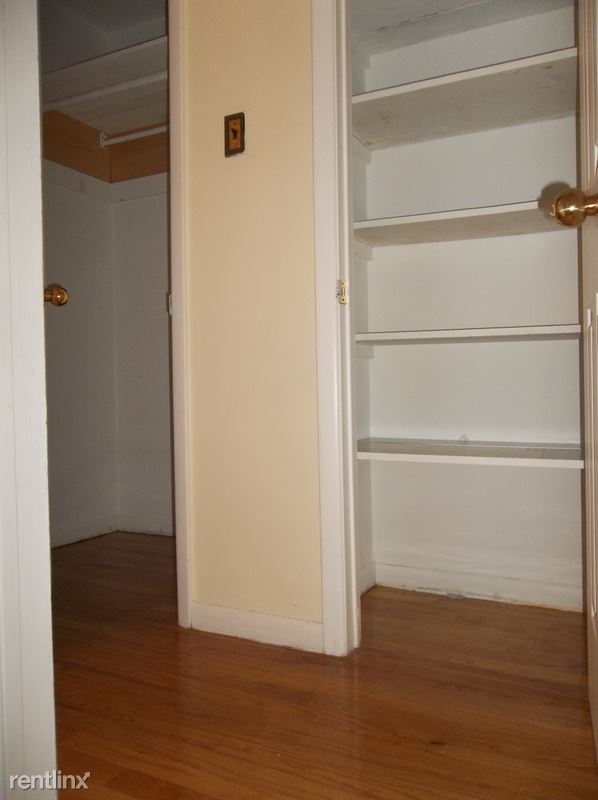 Foto del edificio - 4513 Manhattan College Pky