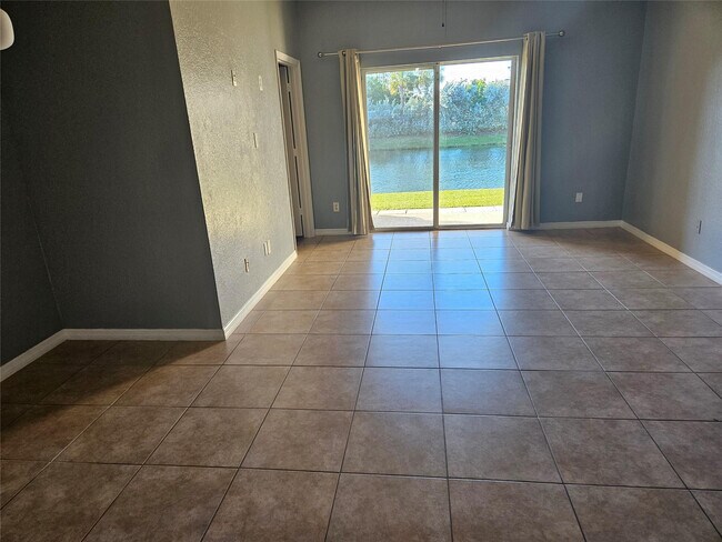 Foto del edificio - 9082 Plymouth Pl