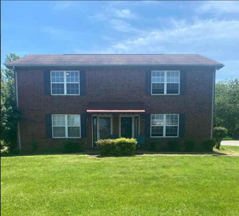 Primary Photo - 1698 Monument Ln